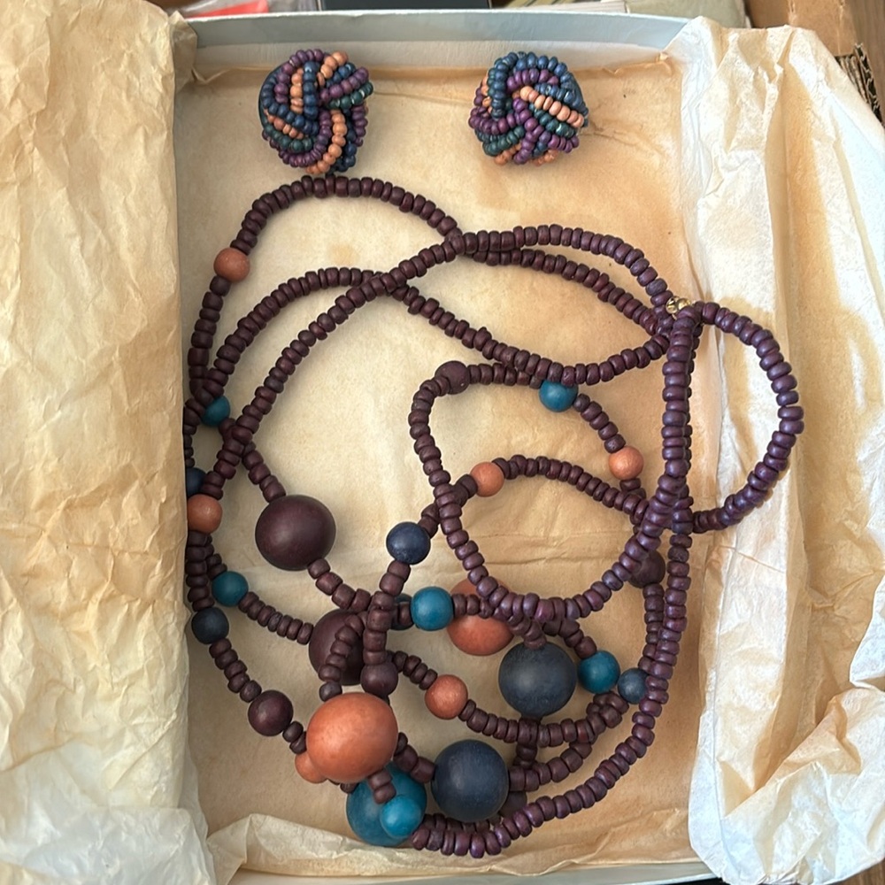 Vintage drop necklace with clip on earrings